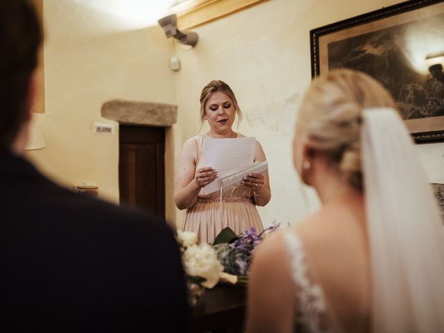 Il matrimonio di Max e Carolin a Pietralunga, Perugia 29