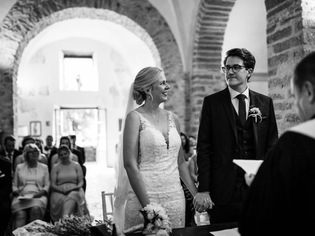 Il matrimonio di Max e Carolin a Pietralunga, Perugia 30