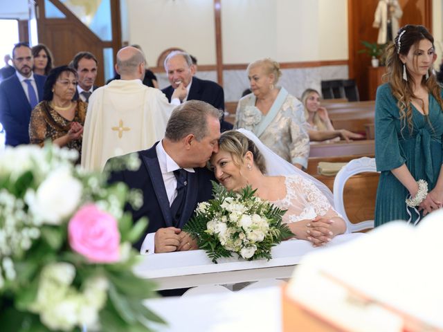 Il matrimonio di Elena e Luigi a Cardito, Napoli 16