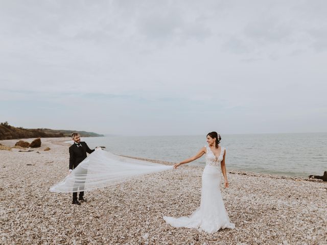 Il matrimonio di Fabio e Simona a Città Sant&apos;Angelo, Pescara 201