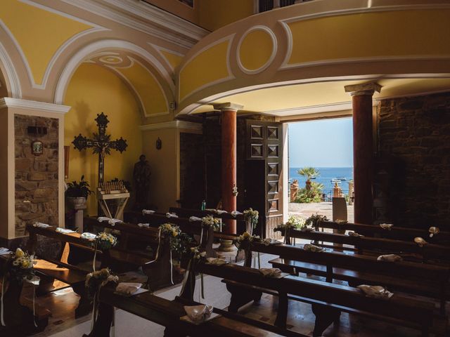Il matrimonio di Ilaria e Eugeniu a Castellabate, Salerno 23