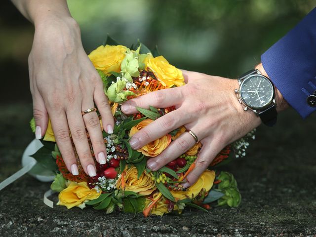 Il matrimonio di Gianluca e Angela a Tradate, Varese 27