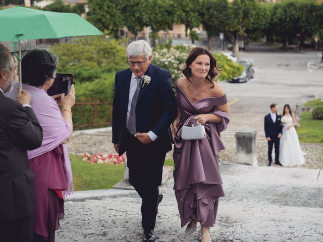 Il matrimonio di Anna Lucia e Andrea a Sant&apos;Ambrogio di Valpolicella, Verona 16