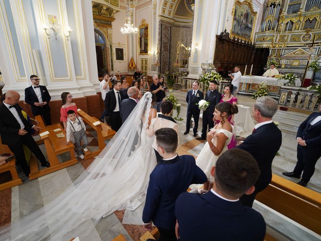 Il matrimonio di Roberta e Dino a Adrano, Catania 8