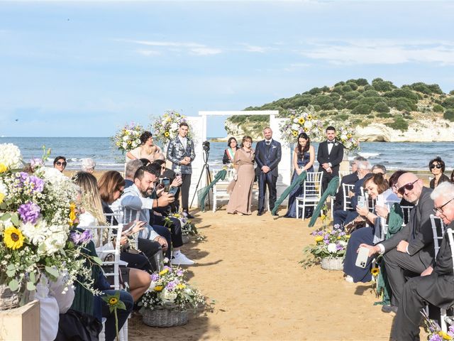 Il matrimonio di Annalaura e Pasquale a Vieste, Foggia 19
