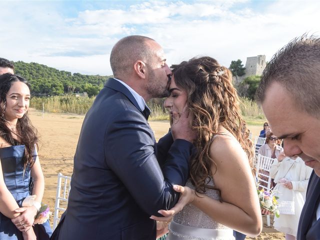 Il matrimonio di Annalaura e Pasquale a Vieste, Foggia 20