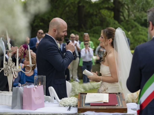 Il matrimonio di Gianluca e Laura a Lentate sul Seveso, Monza e Brianza 15