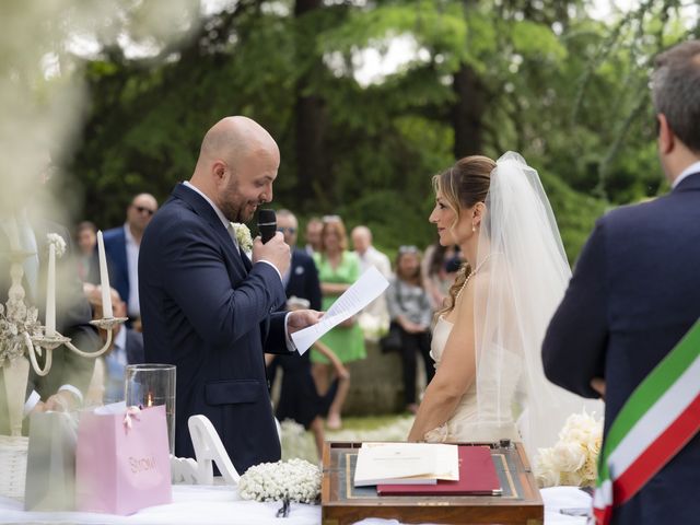 Il matrimonio di Gianluca e Laura a Lentate sul Seveso, Monza e Brianza 17