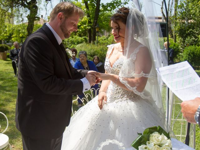 Il matrimonio di Alessandro e Oana a Giavera del Montello, Treviso 18