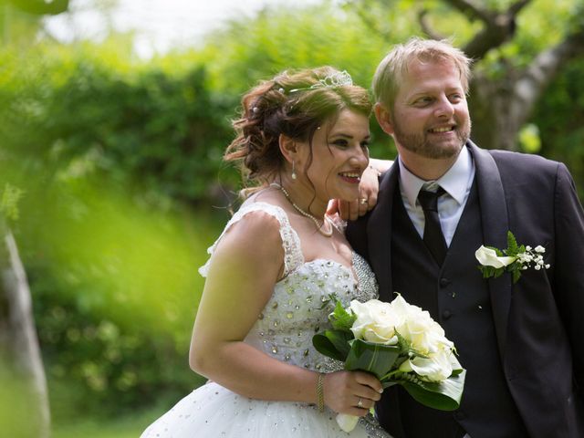 Il matrimonio di Alessandro e Oana a Giavera del Montello, Treviso 25