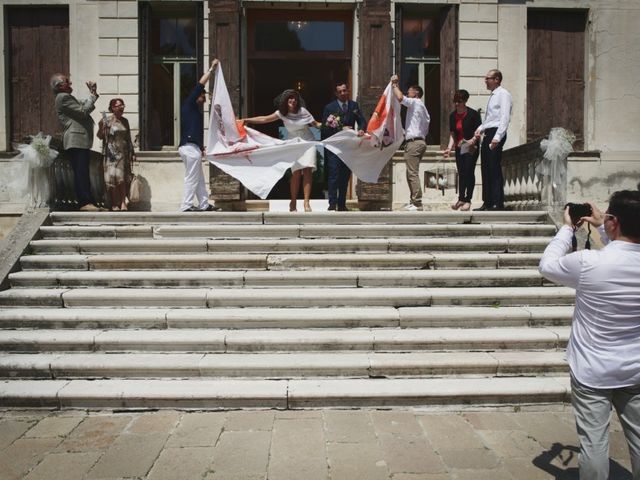 Il matrimonio di Mattia e Elena a Mirano, Venezia 23