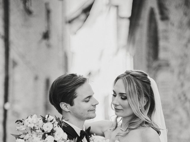 Il matrimonio di Adrianna e Joele a Fermo, Fermo 12