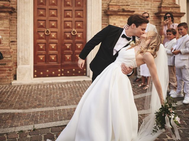 Il matrimonio di Adrianna e Joele a Fermo, Fermo 27