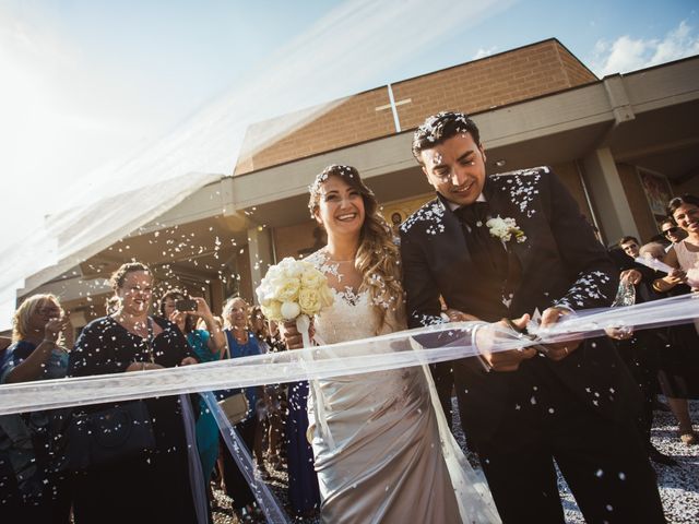 Il matrimonio di Luca e Veronica a Viareggio, Lucca 27