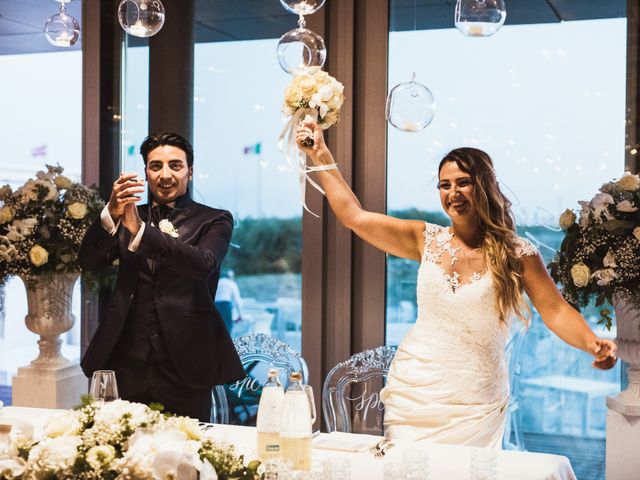 Il matrimonio di Luca e Veronica a Viareggio, Lucca 49