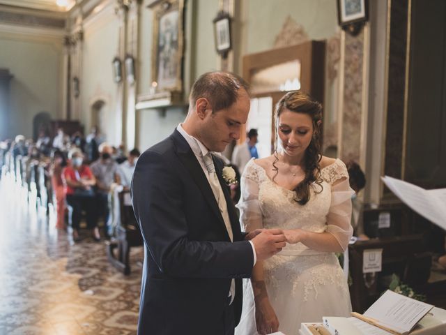 Il matrimonio di Davide e Tanya a Almenno San Bartolomeo, Bergamo 17