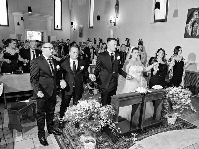 Il matrimonio di Marco e Verdiana a Monterubbiano, Fermo 43