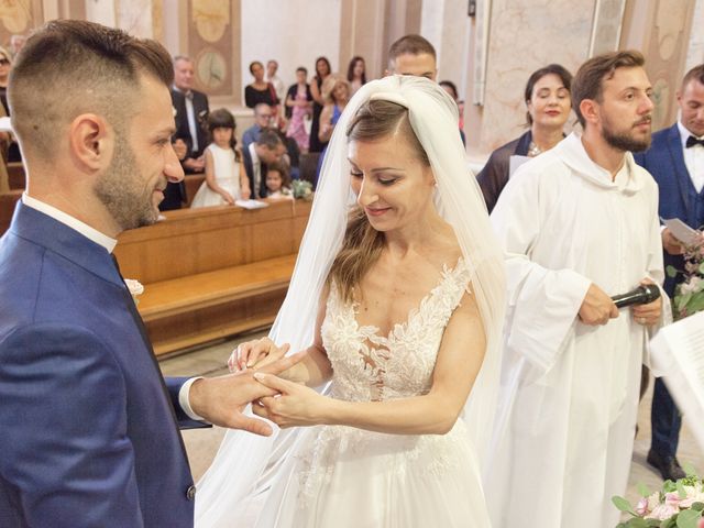 Il matrimonio di Elena e Vincenzo a Pescara, Pescara 22