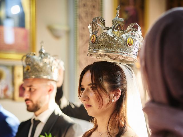 Il matrimonio di Petru e Daniela a Porto Recanati, Macerata 21