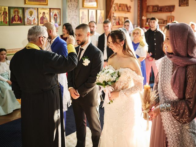 Il matrimonio di Petru e Daniela a Porto Recanati, Macerata 25