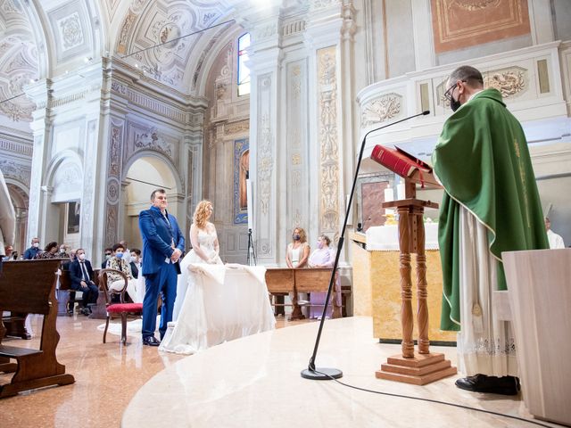 Il matrimonio di Simone e Brenda a Sant&apos;Agostino, Ferrara 4