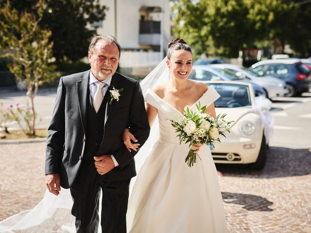 Il matrimonio di Gloria e Alessandro a Fano, Pesaro - Urbino 17