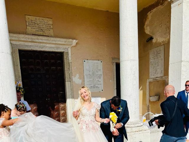 Il matrimonio di Stiven e Carmen  a Caorle, Venezia 10