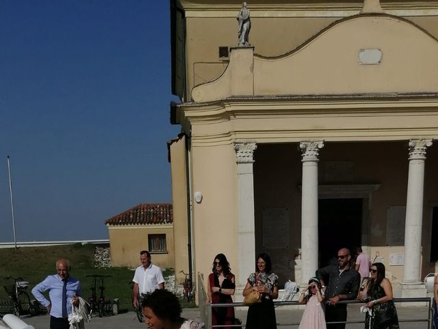 Il matrimonio di Stiven e Carmen  a Caorle, Venezia 18