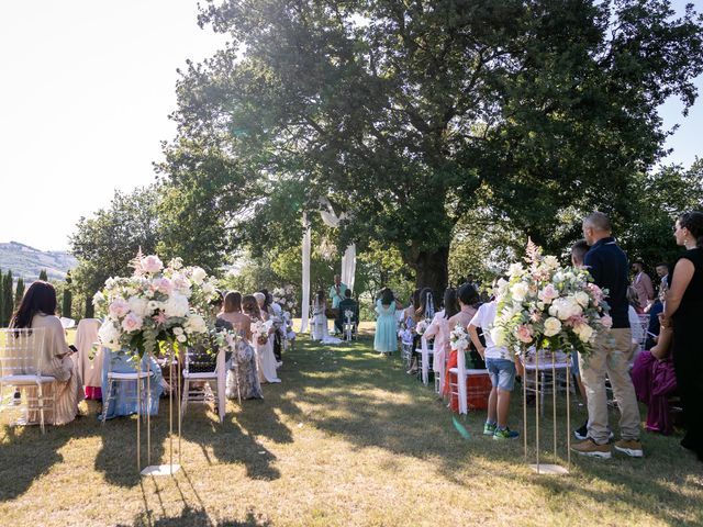 Il matrimonio di Matteo e Carlotta a Fossombrone, Pesaro - Urbino 33