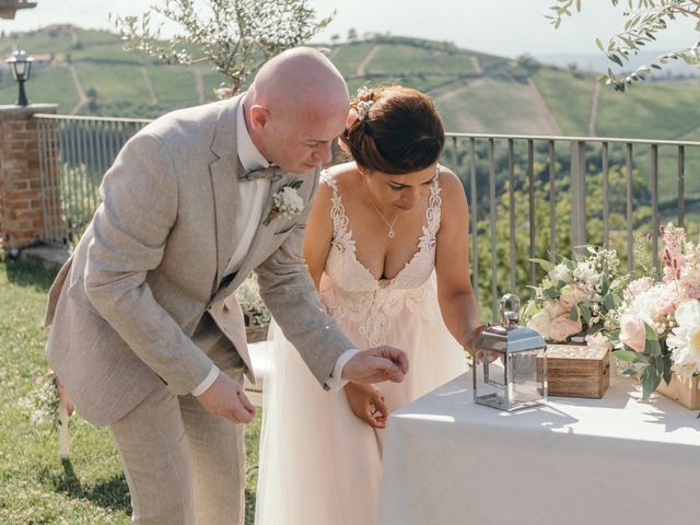 Il matrimonio di Florian e Jennifer a Alba, Cuneo 35