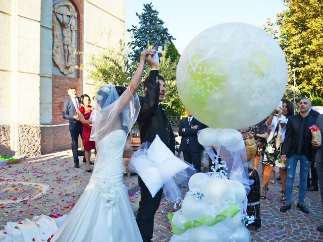 Il matrimonio di Dario e Lizzie a Comacchio, Ferrara 29