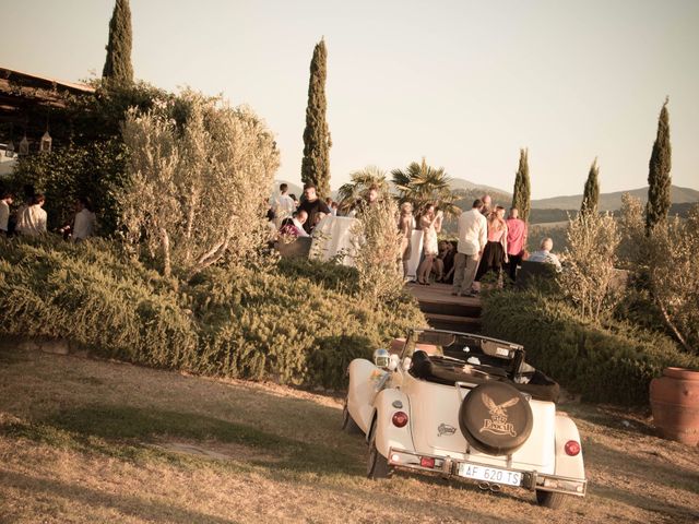 Il matrimonio di Alberto e Serena a Chiusdino, Siena 15