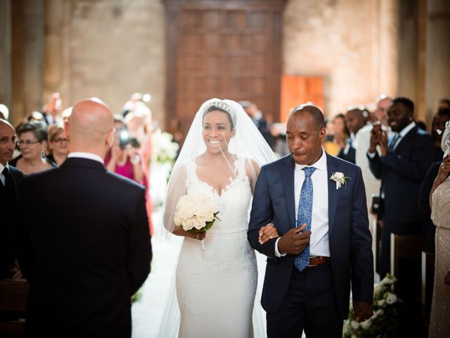 Il matrimonio di Luigi e Tulani a Trani, Bari 29