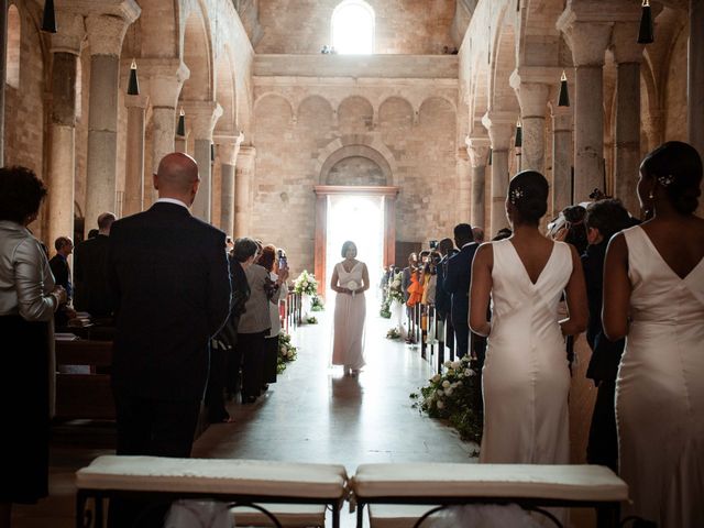 Il matrimonio di Luigi e Tulani a Trani, Bari 30