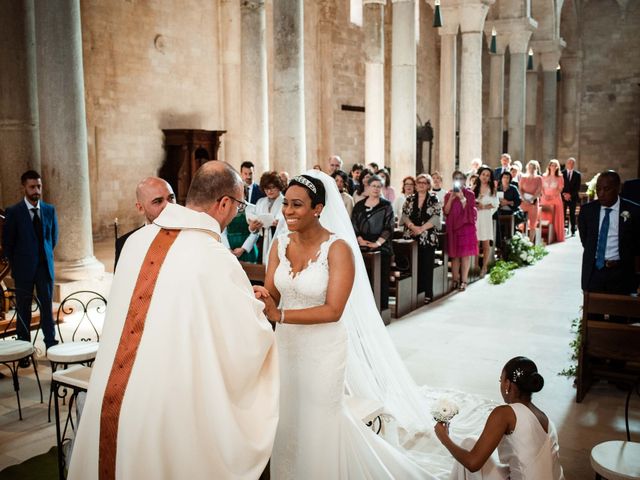 Il matrimonio di Luigi e Tulani a Trani, Bari 34