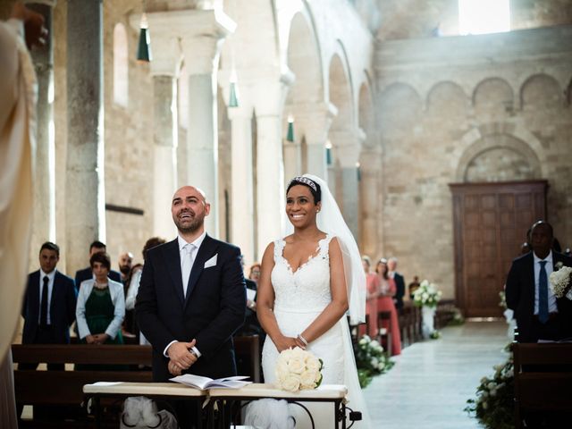 Il matrimonio di Luigi e Tulani a Trani, Bari 42