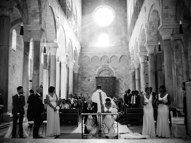 Il matrimonio di Luigi e Tulani a Trani, Bari 47