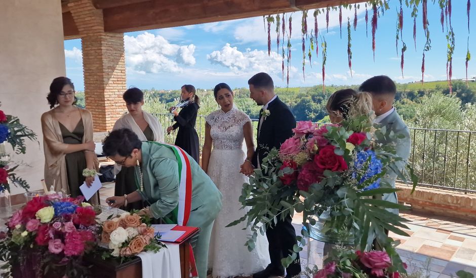 Il matrimonio di Laura e Alessandro a Orsogna, Chieti