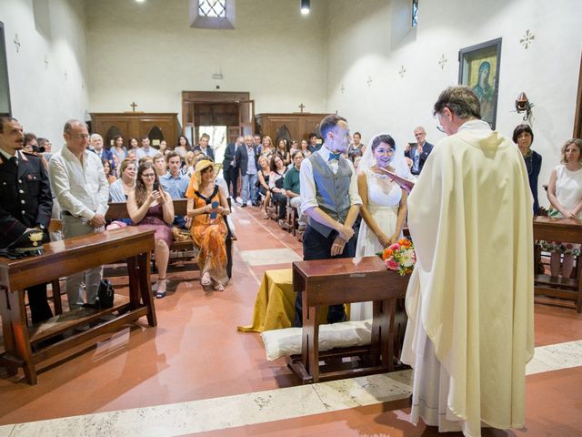 Il matrimonio di Gabriele e Urairat a Rieti, Rieti 11