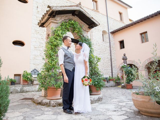 Il matrimonio di Gabriele e Urairat a Rieti, Rieti 22