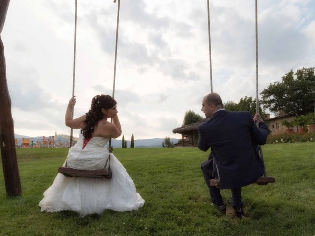 Il matrimonio di Stefano e Serafina a Poppi, Arezzo 33