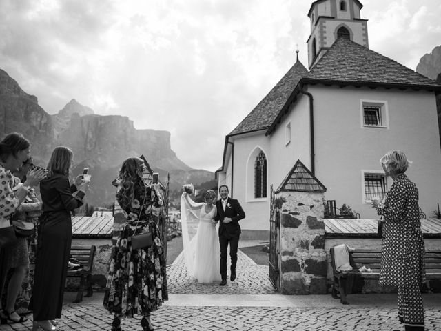 Il matrimonio di Alberto e Elena a Selva di Val Gardena-Wolkenstein in, Bolzano 29