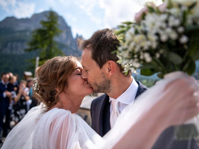 Il matrimonio di Alberto e Elena a Selva di Val Gardena-Wolkenstein in, Bolzano 32