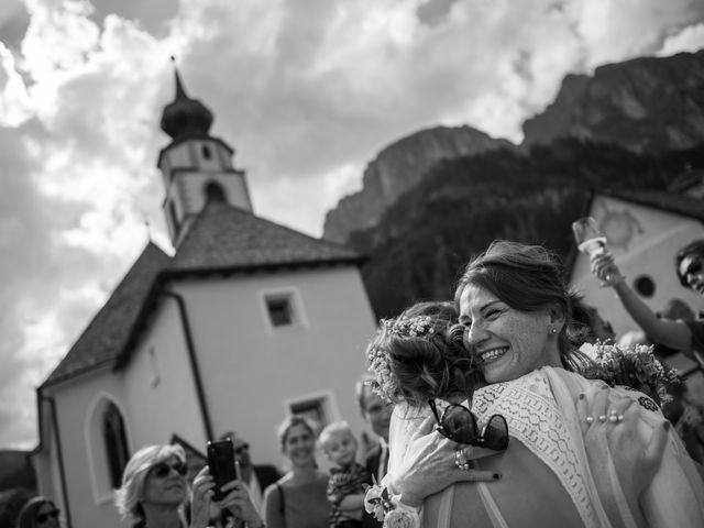 Il matrimonio di Alberto e Elena a Selva di Val Gardena-Wolkenstein in, Bolzano 37