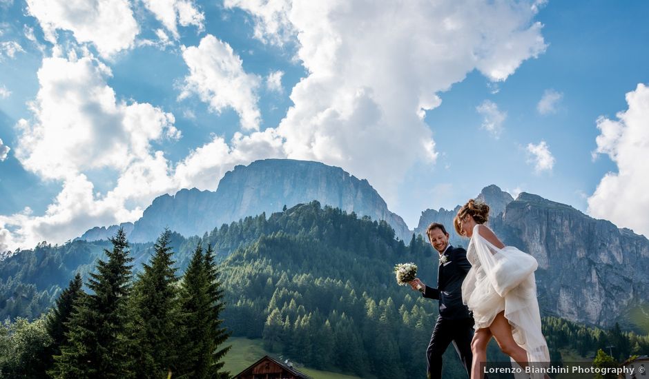 Il matrimonio di Alberto e Elena a Selva di Val Gardena-Wolkenstein in, Bolzano