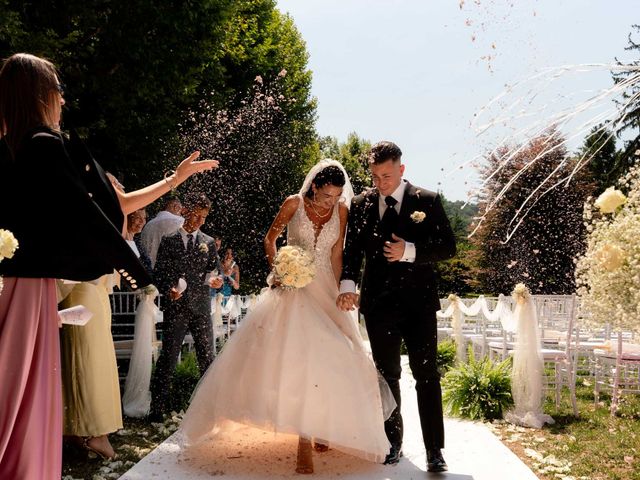 Il matrimonio di Matteo e Veronica a Castagneto Po, Torino 14