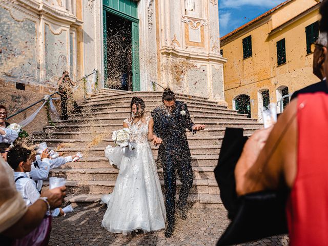 Il matrimonio di Luca e Valentina a San Bartolomeo al Mare, Imperia 30