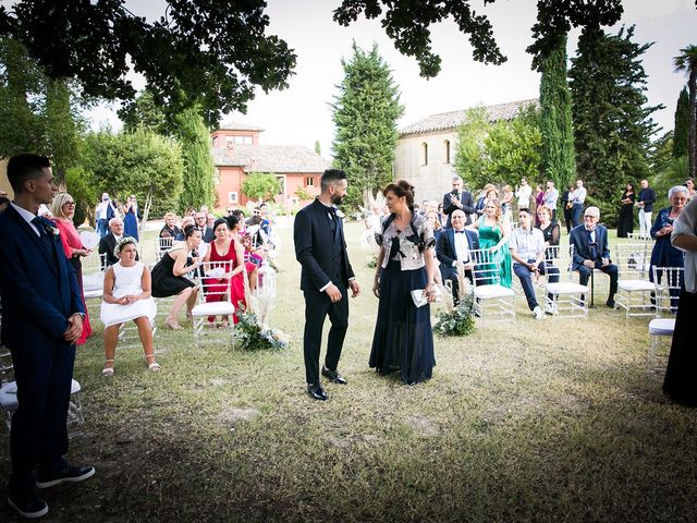 Il matrimonio di Monica e Simone a Fossombrone, Pesaro - Urbino 5