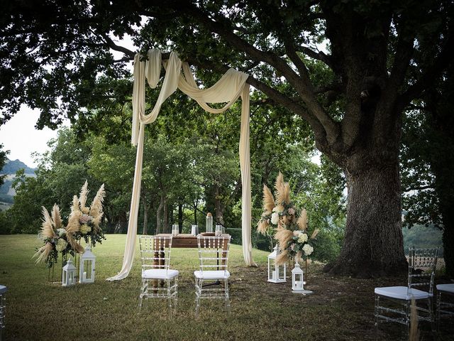 Il matrimonio di Monica e Simone a Fossombrone, Pesaro - Urbino 31