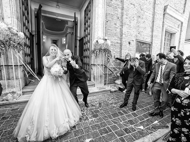 Il matrimonio di Paolo e Roberta a Civitanova Marche, Macerata 9